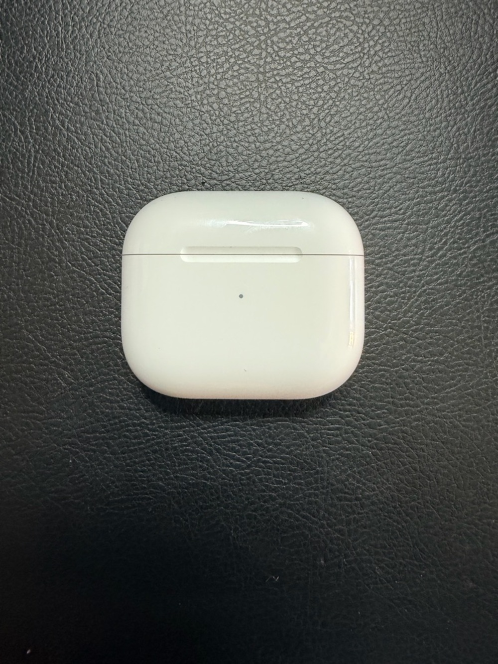 Apple AirPods 3 Charging Case
